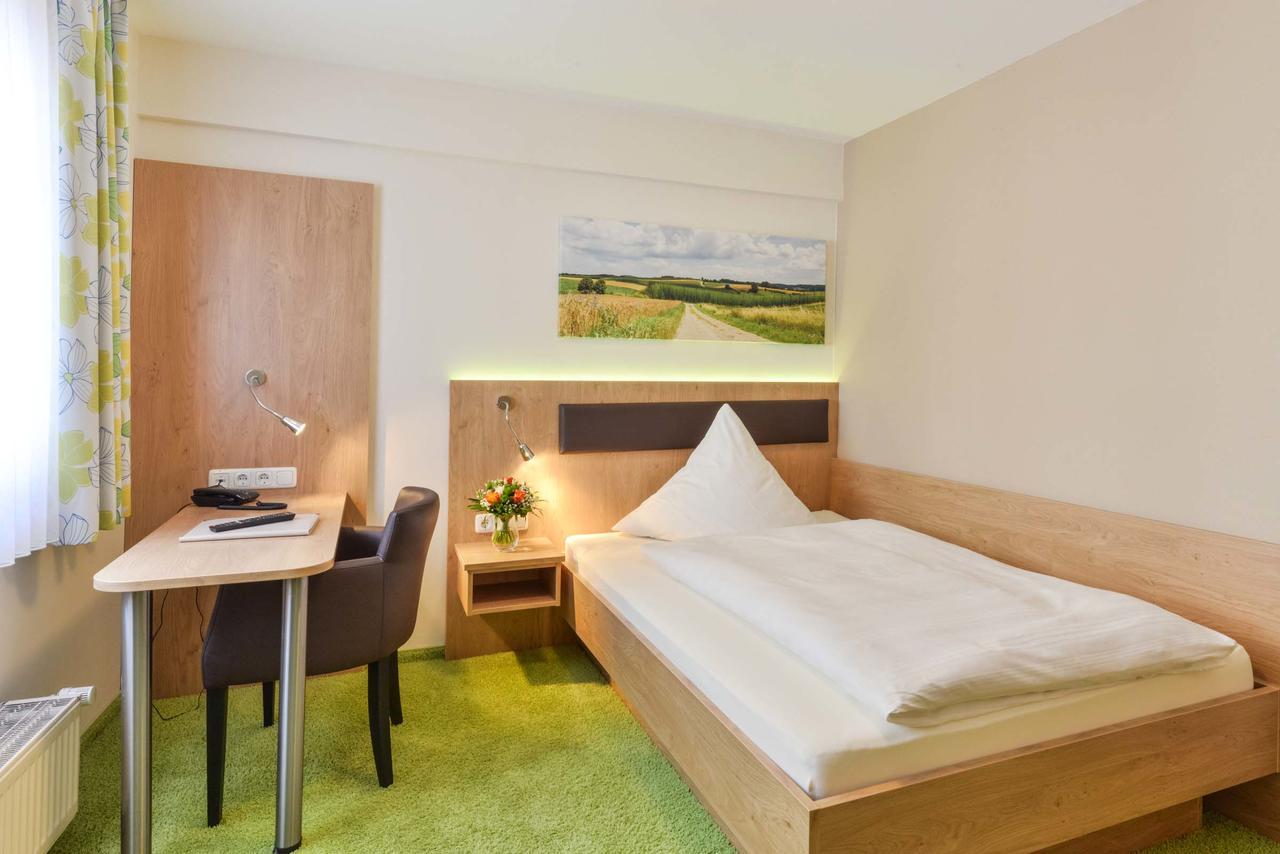 Hotel Sixt Rohr in Niederbayern Exterior photo
