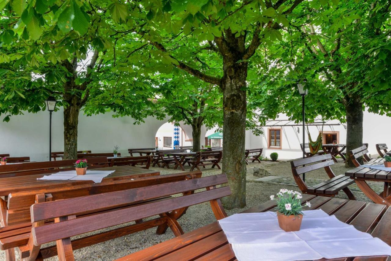 Hotel Sixt Rohr in Niederbayern Exterior photo